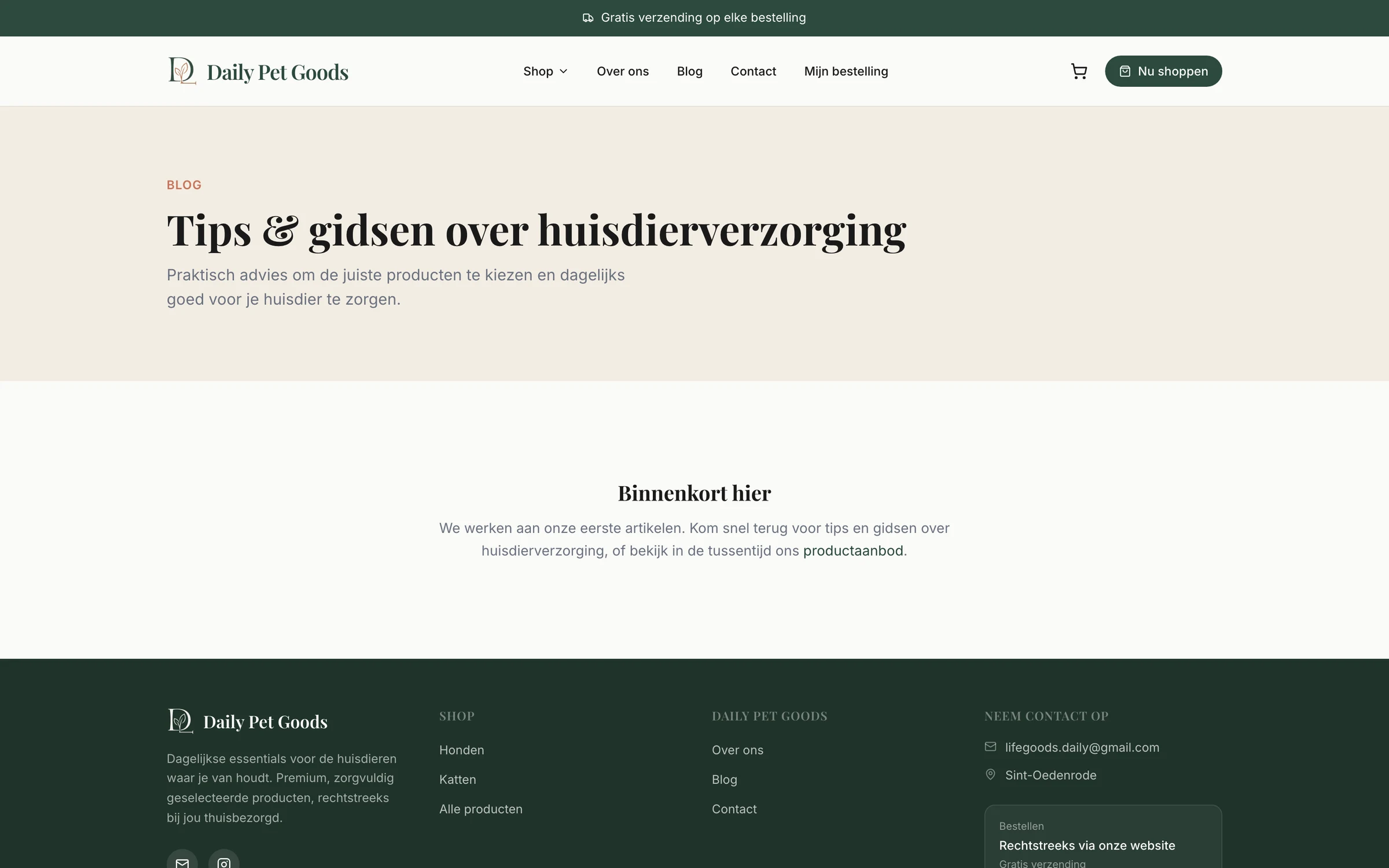 The blog, "Tips & gidsen over huisdierverzorging", which carries the care guides the product pages link out to.