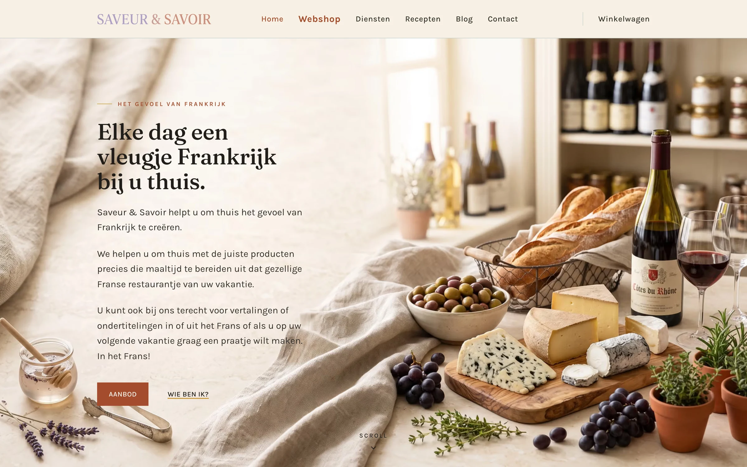 Homepage of Saveur & Savoir, a French table spread of bread, cheese and wine beside the headline "Elke dag een vleugje Frankrijk bij u thuis."